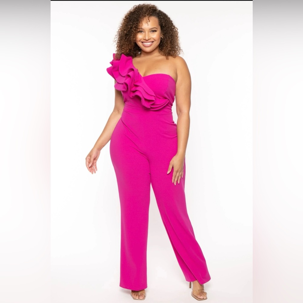 SOLD🤍 Ruffle One Shoulder Jumpsuit size 1X
